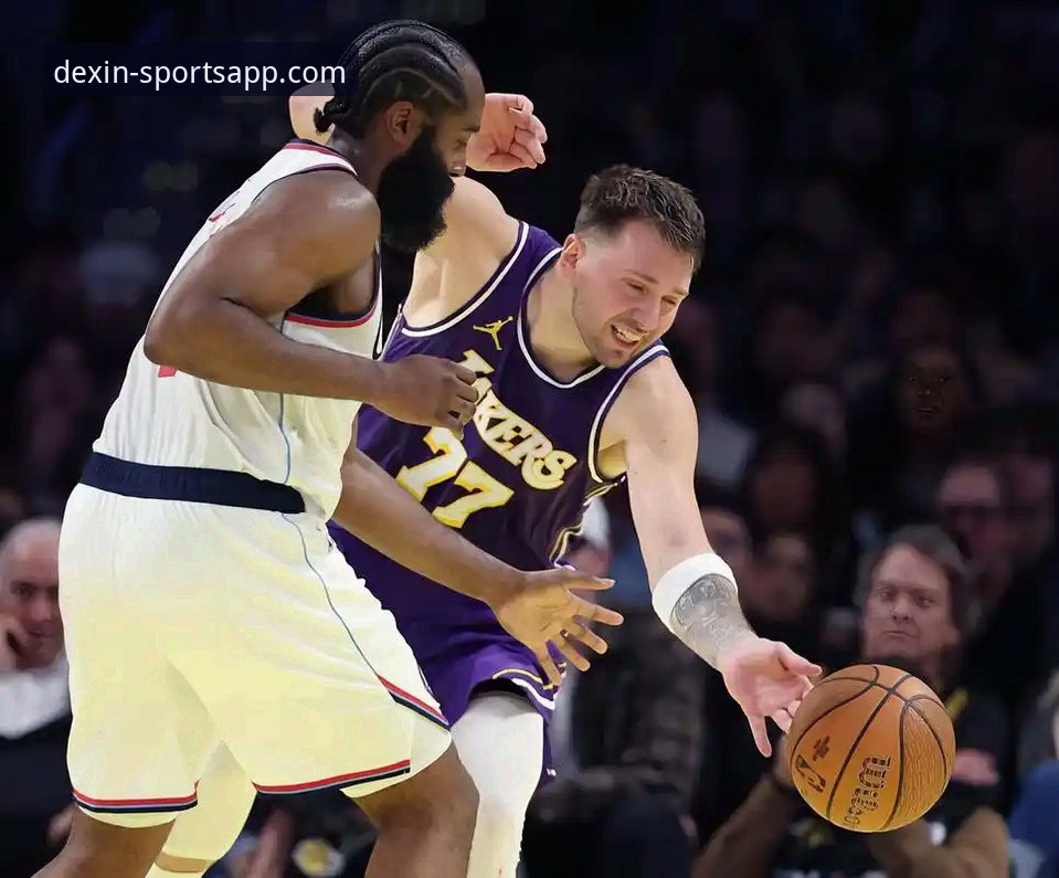 东契奇43分引领湖人进攻狂潮：一场德信体育赛事直播中的战术与技术深度评测